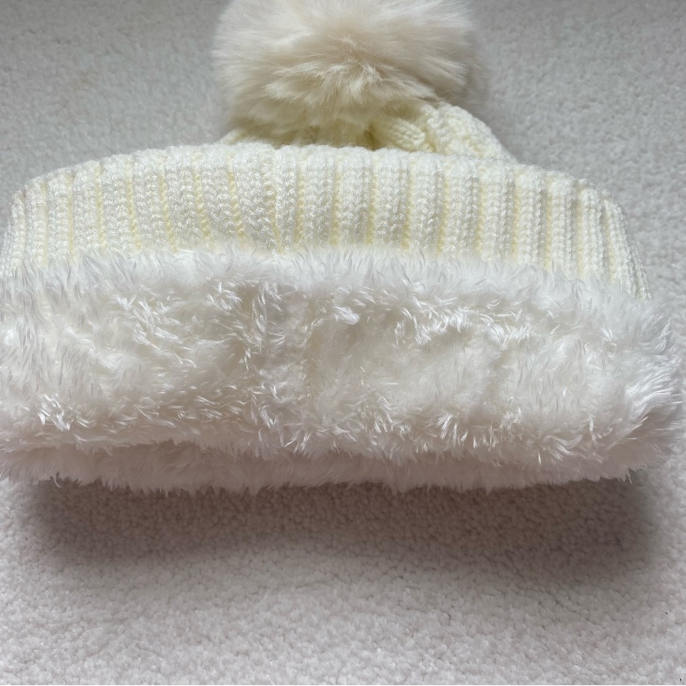 White UGG Rhinestone Hat & Tech Glove Set - Picture 2 of 4